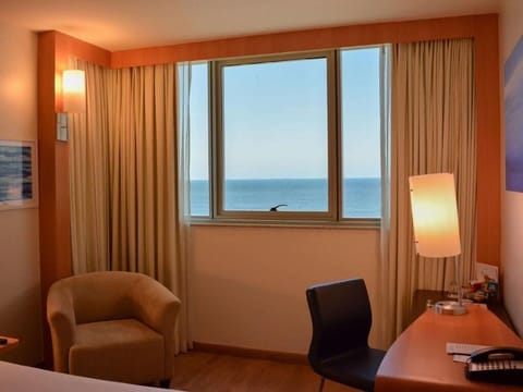 Deluxe Twin Room, 1 Queen Bed, Sea View | In-room safe, desk, laptop workspace, blackout drapes