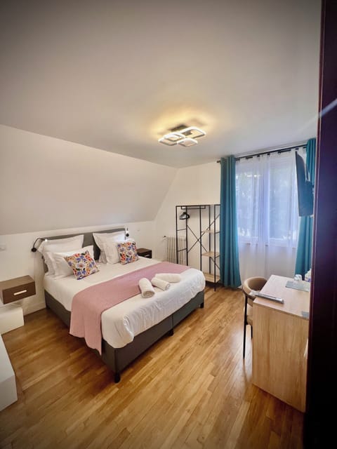 Blackout drapes, iron/ironing board, free WiFi