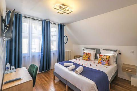 Blackout drapes, iron/ironing board, free WiFi