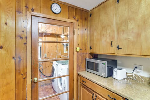 House (6 Bedrooms) | Interior