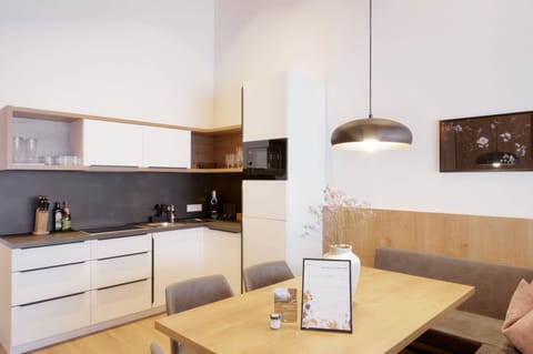 Alpenstolz 1.10 | Hypo-allergenic bedding, in-room safe, soundproofing, iron/ironing board