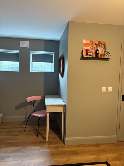 Classic Double Room | Desk, iron/ironing board, free WiFi