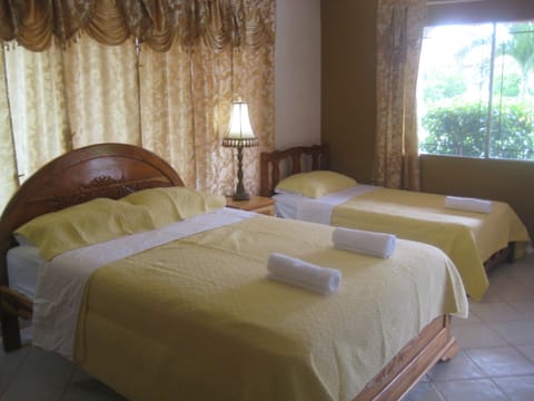 Standard Quadruple Room | Free WiFi, bed sheets