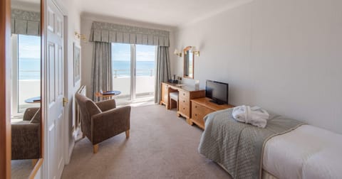 Single Room, Sea View | In-room safe, desk, iron/ironing board, free WiFi