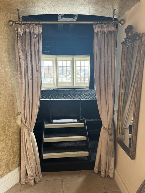 Presidential Double Room, City View | In-room safe, desk, iron/ironing board, free WiFi