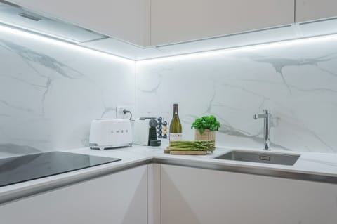 Apartment (1 Bedroom) | Private kitchen | Microwave, dishwasher, electric kettle, toaster