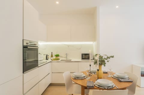 Apartment (1 Bedroom) | Private kitchen | Microwave, dishwasher, electric kettle, toaster