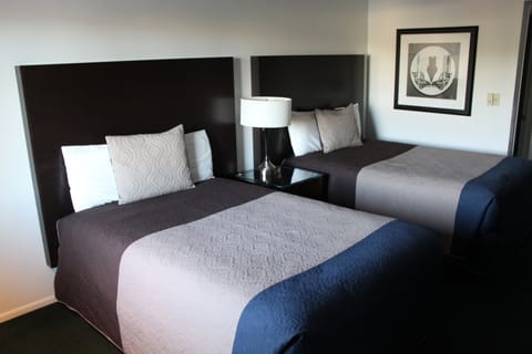 Double Room, 2 Double Beds | Room amenity