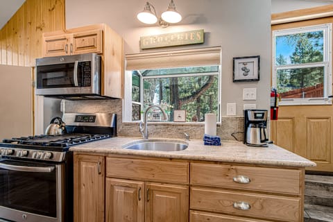 Cabin, Multiple Beds, Pool Access, Mountain View (VC178) | Private kitchen | Coffee/tea maker