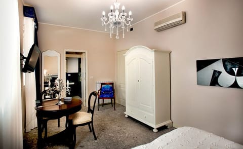 Standard Double Room, 1 Double Bed | Premium bedding, down comforters, minibar, in-room safe