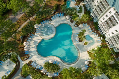 Indoor pool, 2 outdoor pools