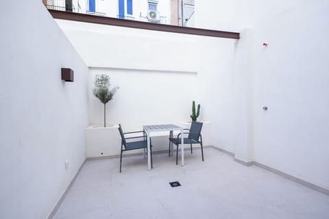 Standard Studio | Terrace/patio
