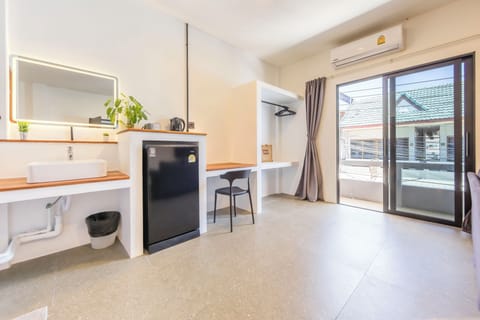 Studio | Premium bedding, pillowtop beds, individually decorated