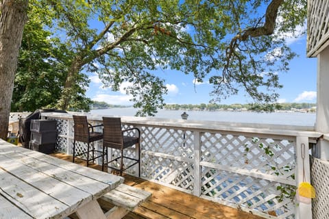 Room, 1 Bedroom | Property grounds