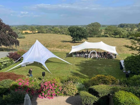 House | 8 bedrooms, desk