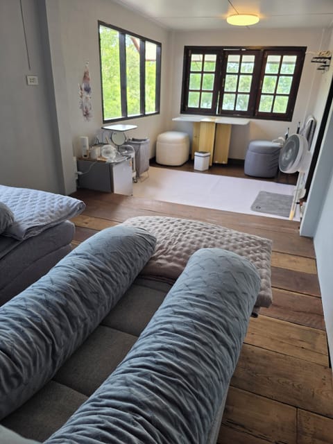 Deluxe Twin Room | Blackout drapes, iron/ironing board, free WiFi