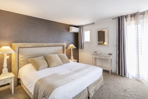 Luxury Double or Twin Room | Pillowtop beds, minibar, in-room safe, individually furnished
