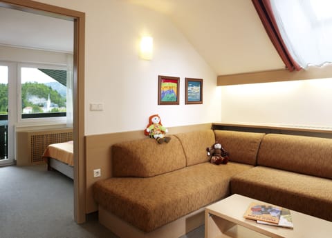 Family Room, Balcony, Park View | Minibar, in-room safe, free WiFi, bed sheets