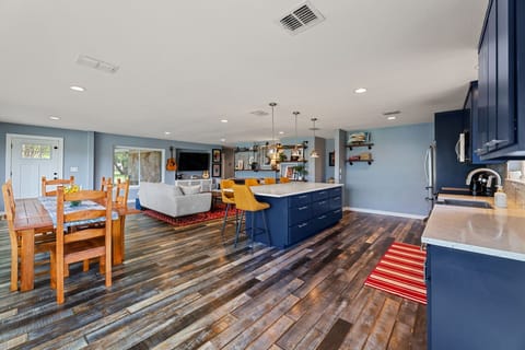 House, Multiple Beds, Patio, Garden View (TX Sunset Ranch (17)) | Interior