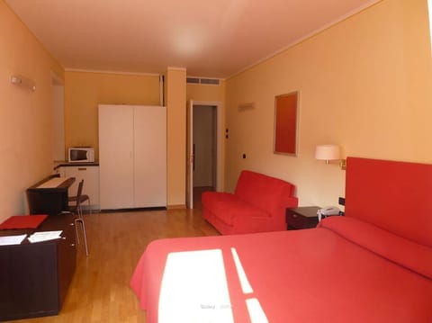 Junior Studio Suite, Partial Lake View | Living area