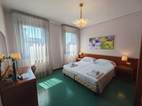 Double or Twin Room | Free WiFi