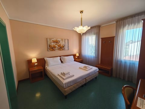 Double or Twin Room | Free WiFi