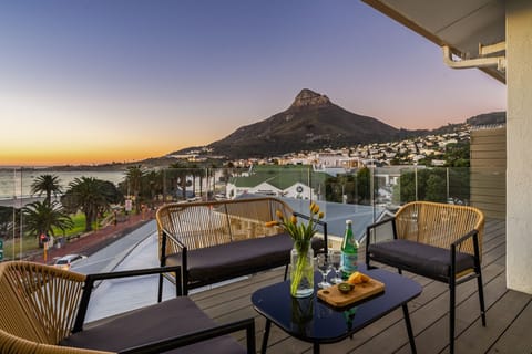 Apartment (2 Bedrooms) | Front of property