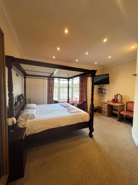 Executive Room, Harbor View (Four Poster Bed) | Select Comfort beds, free WiFi