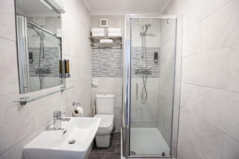 Suite, Ensuite (Separate Bunk Room) | Bathroom