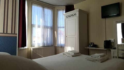 Standard Double Room | Desk, blackout drapes, free WiFi, bed sheets