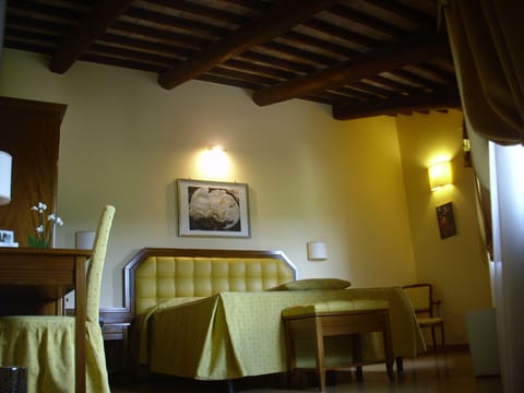 Minibar, in-room safe, desk, free cribs/infant beds