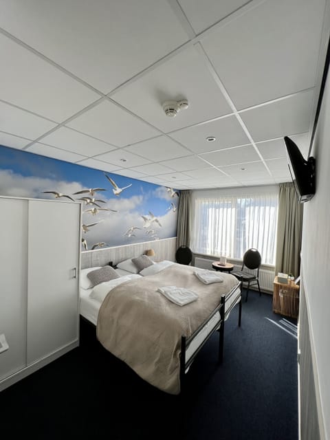 Standard Double Room, 2 Twin Beds | In-room safe, free WiFi, bed sheets