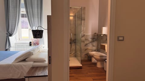 Junior Room, City View | Bathroom | Shower, free toiletries, hair dryer, bidet