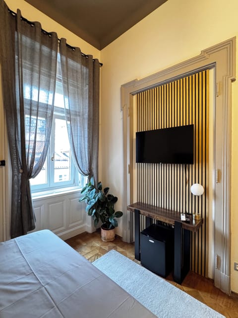 Deluxe Room, City View | Pillowtop beds, in-room safe, individually furnished, desk