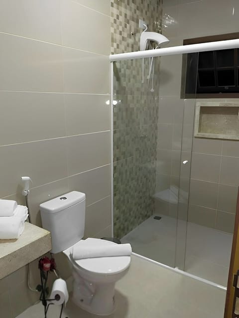Comfort Double Room | Bathroom | Shower, free toiletries, towels, soap