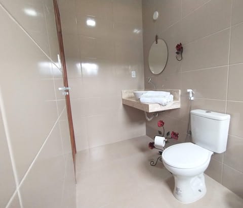 Comfort Double Room | Bathroom | Shower, free toiletries, towels, soap