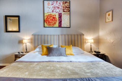 Deluxe Double Room, Balcony | Premium bedding, down comforters, individually decorated