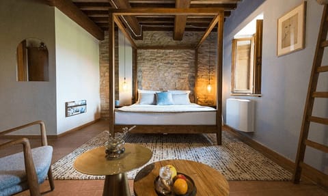 Iron/ironing board, free WiFi, wheelchair access