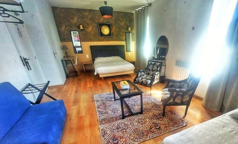 Comfort Triple Room | Iron/ironing board