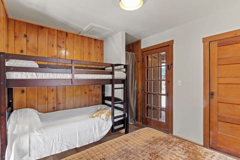 Cabin, Mountain View | Free WiFi