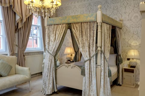 Suite, 1 King Bed, Non Smoking (Four Poster Bed) | Hypo-allergenic bedding, desk, laptop workspace, iron/ironing board