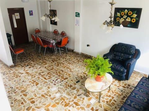 Economy Double Room | Living area