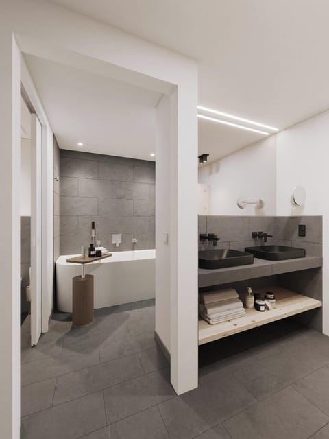 Separate tub and shower, free toiletries, hair dryer, towels