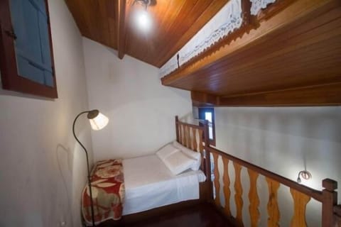 Standard Triple Room | Minibar, free WiFi, bed sheets