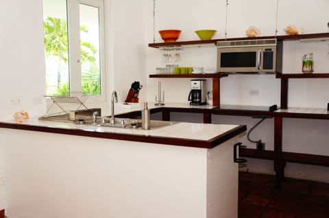 Villa, 2 Bedrooms | Private kitchen | Fridge