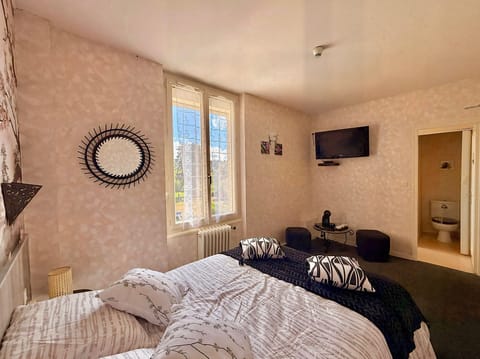 Comfort Double Room | Free WiFi, bed sheets