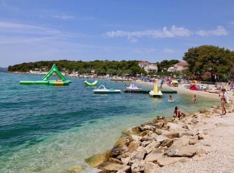 Mobile Home (Mobile Home With Hot Tub And Terrace) | Beach