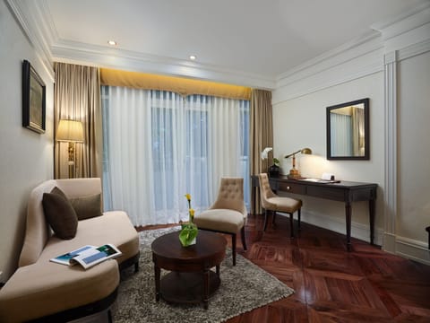 Grand Executive Double or Twin Room, Lake View | Minibar, in-room safe, desk, soundproofing