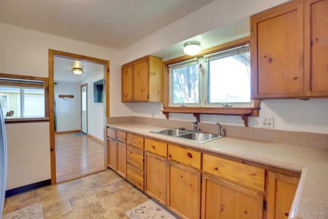 House (2 Bedrooms) | Interior