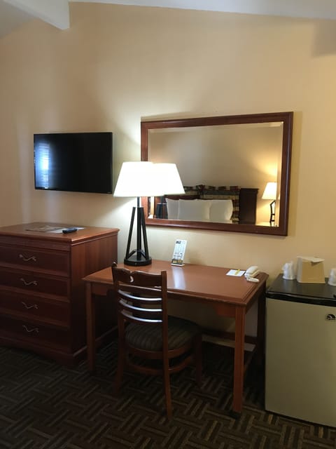 In-room safe, individually decorated, individually furnished, desk